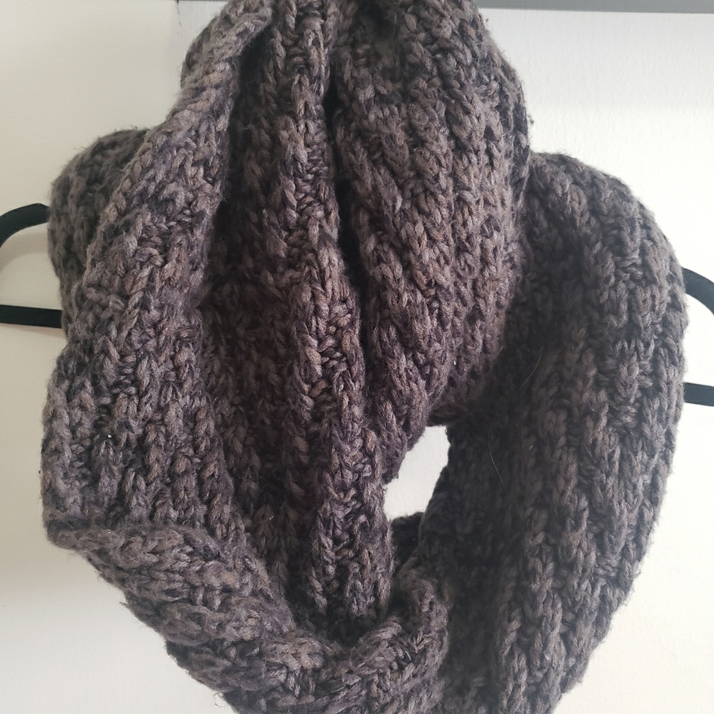 Gap infinity scarf